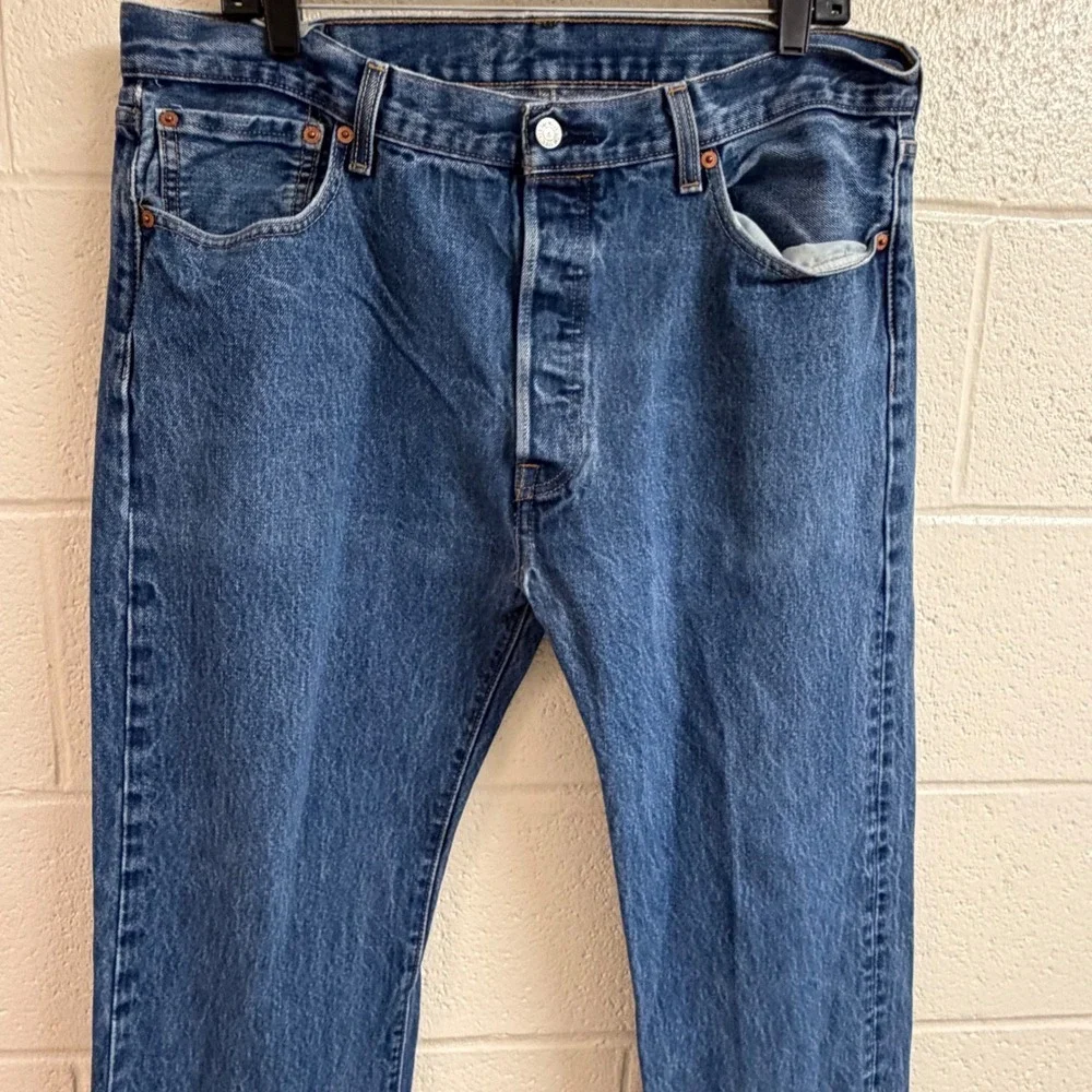 Levis iconic straight